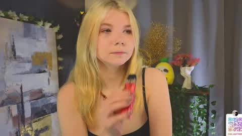 Mila online show from 02/10/25, 02:30