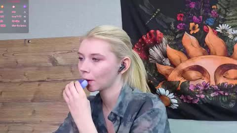 Mila online show from 10/02/25, 03:57