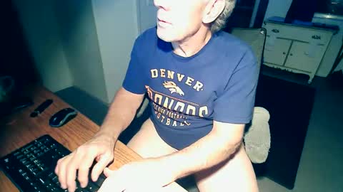 Milehi1958 online show from 10/20/25, 12:44