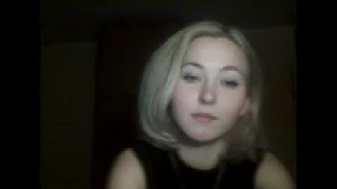 Snapshot of milena391630 chatting on 02/18/25, 12:04 Milena new nonude shy blonde natural online show from 02/18/25, 12:04