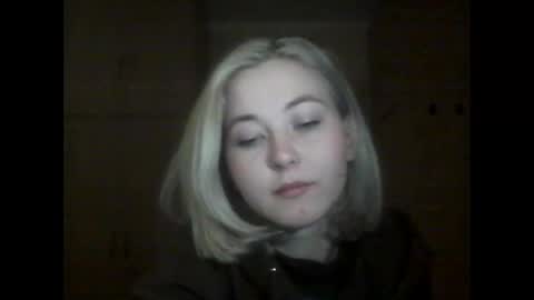 Snapshot of milena391630 chatting on 02/19/25, 04:44 Milena new nonude shy blonde natural online show from 02/19/25, 04:44