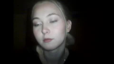 Snapshot of milena391630 chatting on 02/22/25, 10:09 Milena new nonude shy blonde natural online show from 02/22/25, 10:09