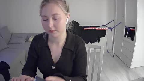Milena new nonude shy blonde natural online show from 05/09/26, 06:57