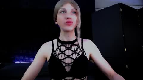 Milena Hardy online show from 10/17/25, 04:59