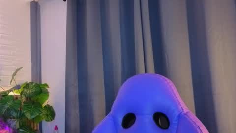 Snapshot of milena_lawson chatting on 12/03/25, 10:46 milena_lawson online show from 12/03/25, 10:46