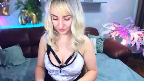 MilenaDaisy online show from 02/08/26, 02:53