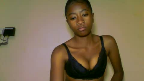 Snapshot of milennah chatting on 06/19/26, 11:58 milennah online show from 06/19/26, 11:58