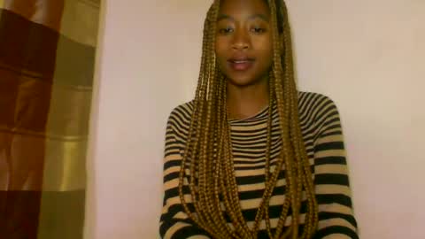 Snapshot of milennah chatting on 06/30/26, 11:17 milennah online show from 06/30/26, 11:17