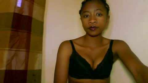 Snapshot of milennah chatting on 07/15/26, 11:15 milennah online show from 07/15/26, 11:15