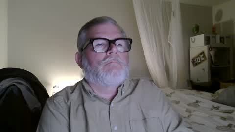 Snapshot of milesnash chatting on 09/23/25, 04:48 Miles Nash online show from 09/23/25, 04:48