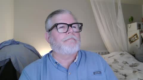 Snapshot of milesnash chatting on 09/25/25, 12:58 Miles Nash online show from 09/25/25, 12:58