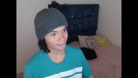 Snapshot of milesxoxo6969 chatting on 09/19/25, 03:34 milesxoxo6969 online show from 09/19/25, 03:34