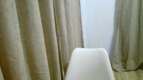 Snapshot of miletera chatting on 11/16/25, 08:14 miletera online show from 11/16/25, 08:14