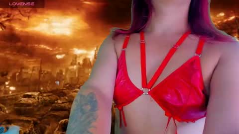 Snapshot of miley_kane chatting on 02/02/25, 05:15 miley_kane online show from 02/02/25, 05:15