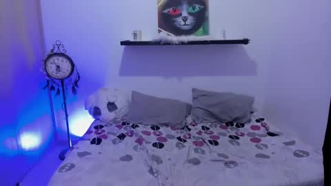 Snapshot of miley_kane chatting on 02/23/25, 09:44 miley_kane online show from 02/23/25, 09:44