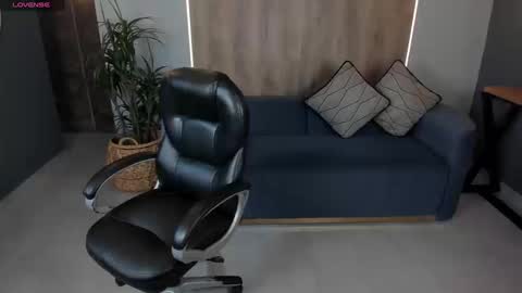 Miley Cruz  IG miley model23 online show from 09/08/25, 08:30