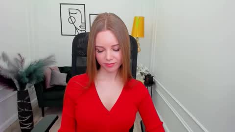 Snapshot of mileygloss chatting on 01/19/26, 11:25 mileygloss online show from 01/19/26, 11:25