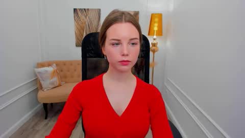 Snapshot of mileygloss chatting on 02/03/26, 12:21 mileygloss online show from 02/03/26, 12:21