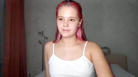 Snapshot of mileymyth chatting on 11/19/25, 12:05 mileymyth online show from 11/19/25, 12:05