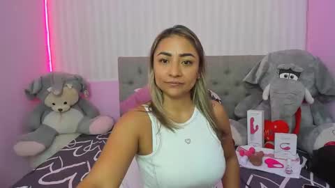 Snapshot of milf_bigass_ chatting on 01/30/25, 01:10 Antonella online show from 01/30/25, 01:10