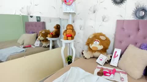 Snapshot of milf_bigass_ chatting on 02/27/25, 04:10 Antonella online show from 02/27/25, 04:10