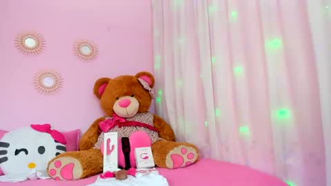 Snapshot of milf_bigass_ chatting on 03/01/25, 04:33 Antonella online show from 03/01/25, 04:33