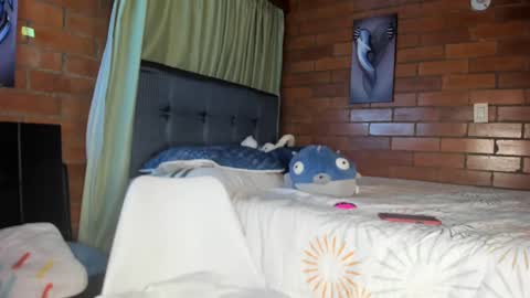 Victoria  online show from 01/31/25, 01:22