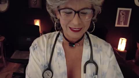 Snapshot of milf_ette chatting on 03/26/26, 11:43 Fabiola online show from 03/26/26, 11:43