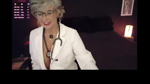 Snapshot of milf_ette chatting on 05/18/26, 10:48 Fabiola online show from 05/18/26, 10:48