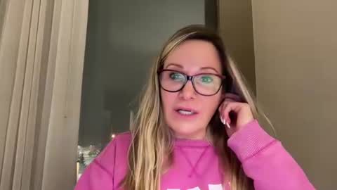 Snapshot of milf_goddess chatting on 12/14/25, 02:17 MIlf Goddess online show from 12/14/25, 02:17