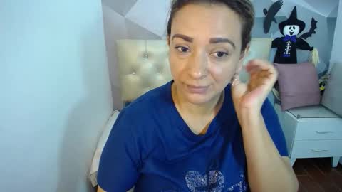 milf_hugeboobs online show from 11/01/25, 11:01