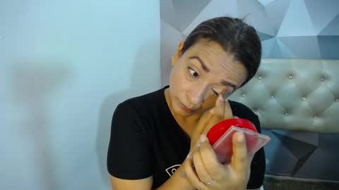 milf_hugeboobs online show from 11/05/25, 11:10