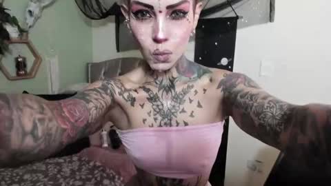 Isabella online show from 11/10/25, 01:10