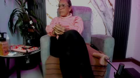 Snapshot of milf_sikiu chatting on 07/02/26, 11:22 milf sikiu online show from 07/02/26, 11:22