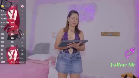 Snapshot of milfaaura chatting on 11/28/25, 02:47 Aura online show from 11/28/25, 02:47