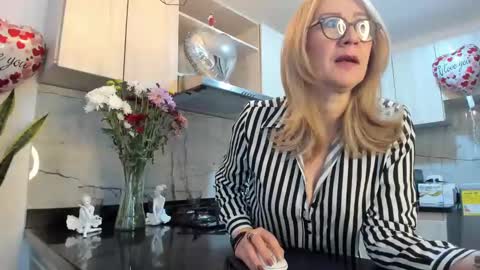 ASHLEY online show from 02/20/25, 06:35