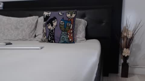 milfa online show from 09/30/25, 07:35