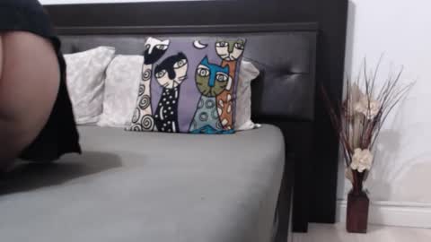 milfa online show from 10/05/25, 04:00