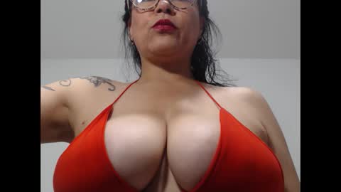 Snapshot of milfcamila367608 chatting on 09/29/25, 07:40 camila online show from 09/29/25, 07:40