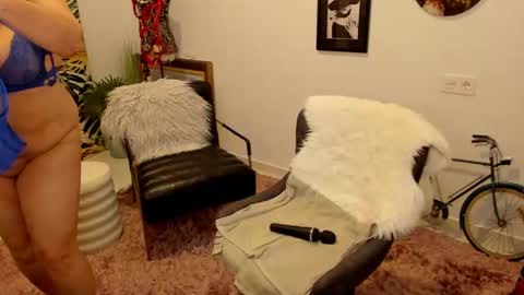 MilfElla online show from 02/17/25, 09:08