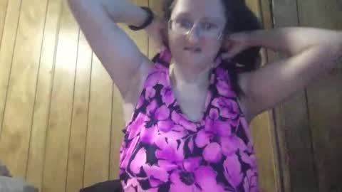 Snapshot of milfmichelle69 chatting on 05/21/26, 08:49 milfmichelle69 online show from 05/21/26, 08:49
