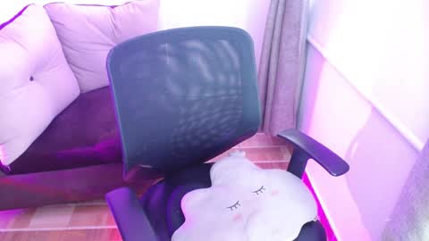 Snapshot of milfrosalie chatting on 02/02/25, 03:49 Rosalie  online show from 02/02/25, 03:49