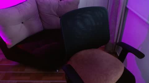 Snapshot of milfrosalie chatting on 09/11/25, 11:16 Rosalie  online show from 09/11/25, 11:16