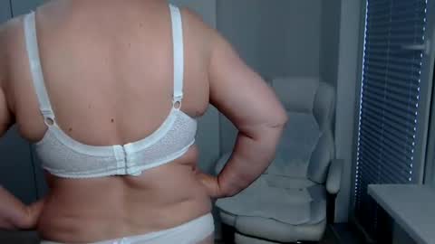 MilfScarlette online show from 07/03/26, 06:20
