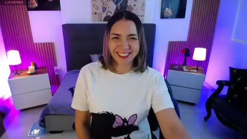 Sara  online show from 06/25/26, 11:37