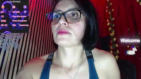 Snapshot of milfsexx_ chatting on 10/24/25, 01:03 Andrea online show from 10/24/25, 01:03