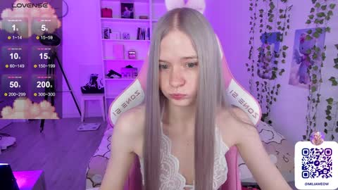 Snapshot of miliameow chatting on 12/17/24, 09:49 Milia online show from 12/17/24, 09:49