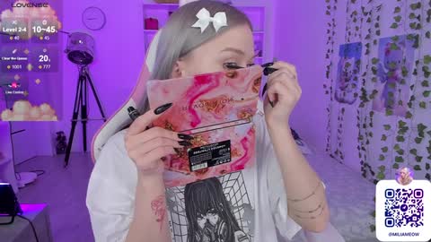 Snapshot of miliameow chatting on 12/22/24, 11:20 Milia online show from 12/22/24, 11:20