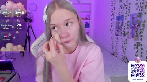 Snapshot of miliameow chatting on 12/23/24, 08:14 Milia online show from 12/23/24, 08:14