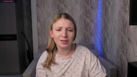 milinafox online show from 04/19/26, 05:29